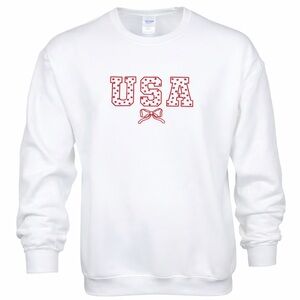 USA Bow Graphic Crewneck Sweatshirt Patriotic Stars Gildan Cozy Casual